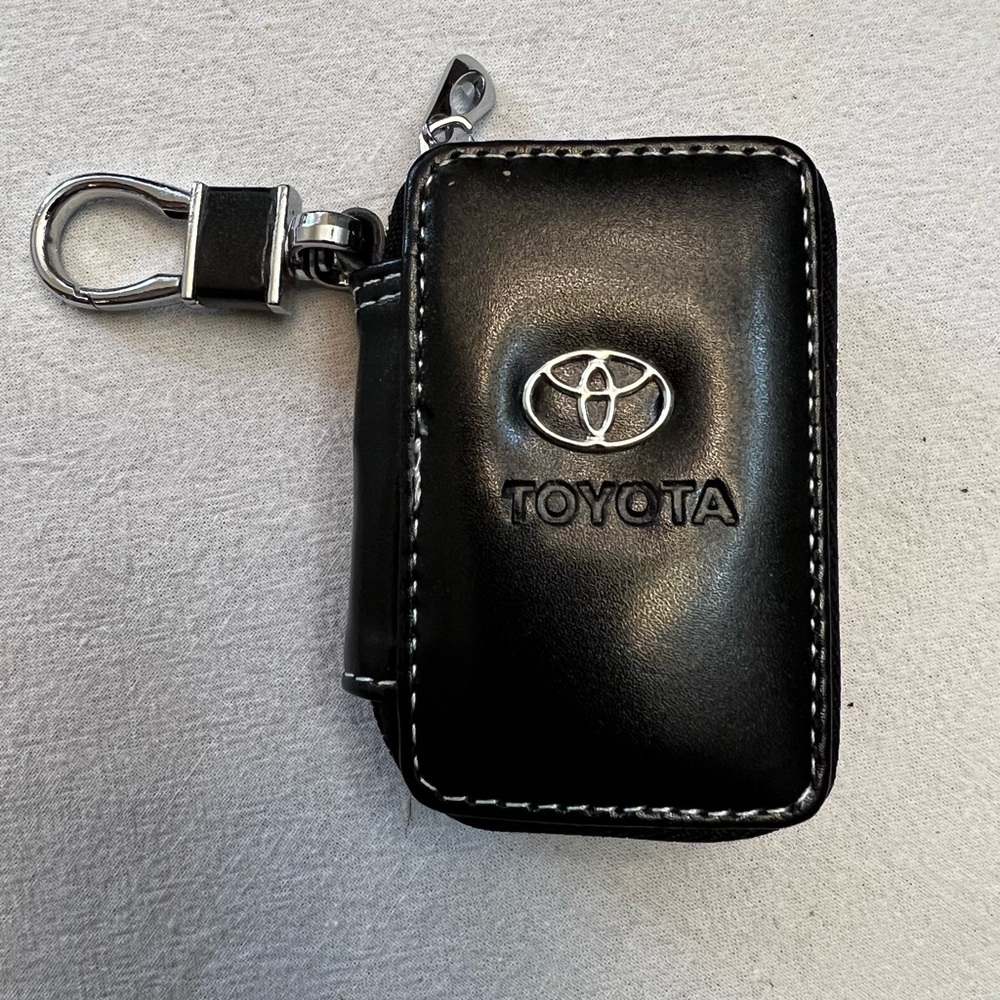 Brand new - Toyota Keyfob holder